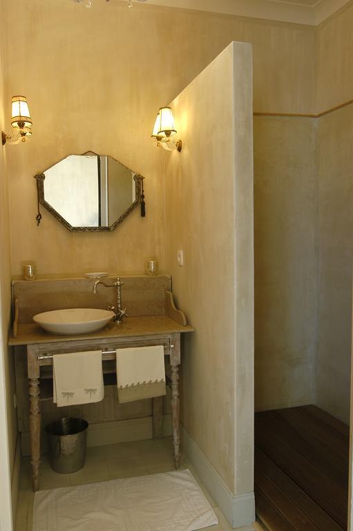 Les Volets Bleus Bed & Breakfast Arcangues Exterior photo