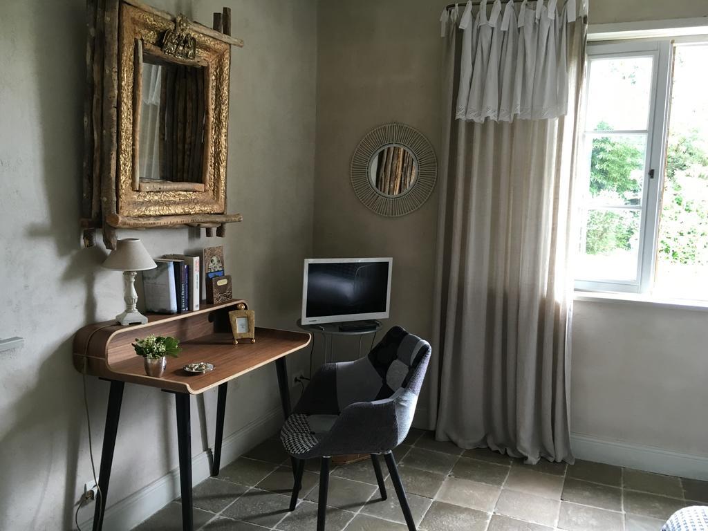 Les Volets Bleus Bed & Breakfast Arcangues Exterior photo