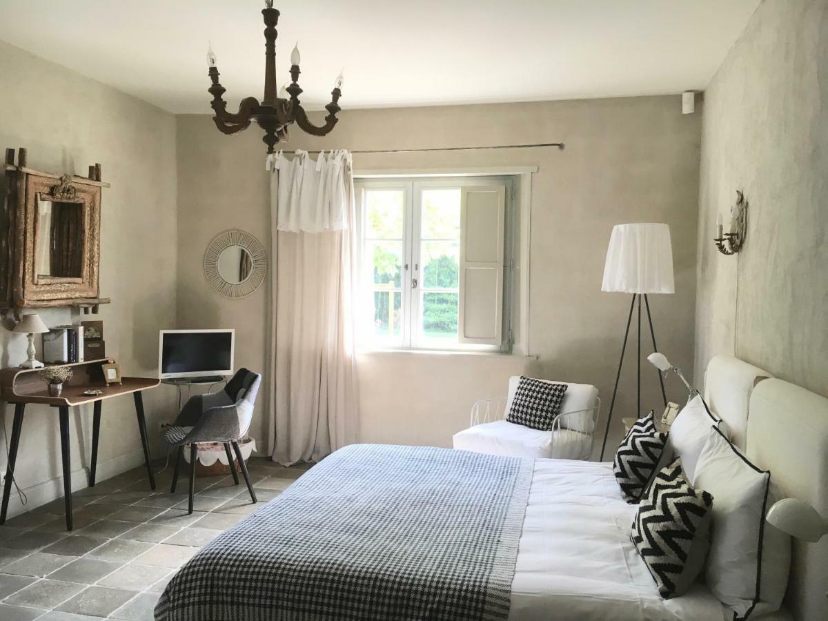 Les Volets Bleus Bed & Breakfast Arcangues Exterior photo